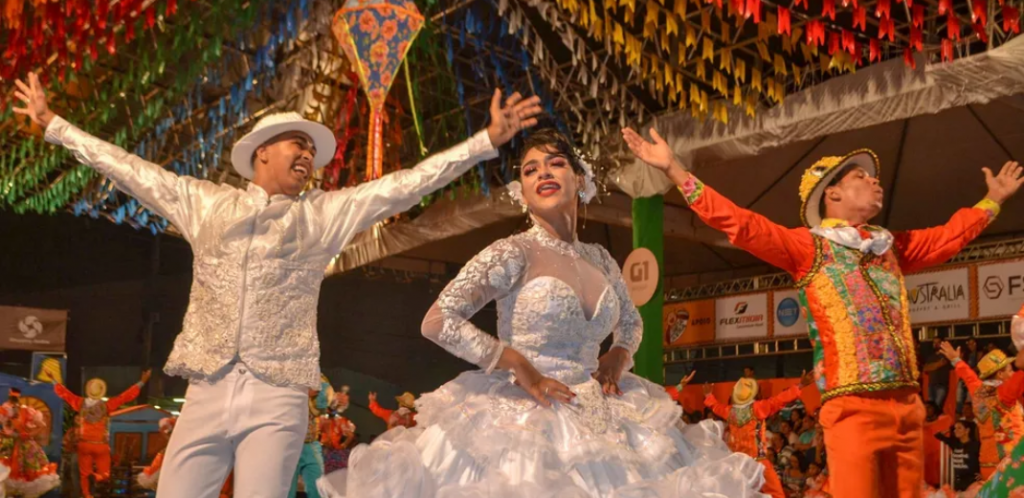 Casal. Festa Junina. Bandeirola. Noiva