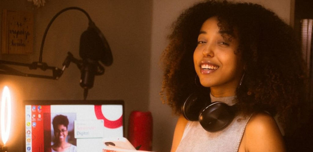 Isis Almeida, mulher, preta, organização