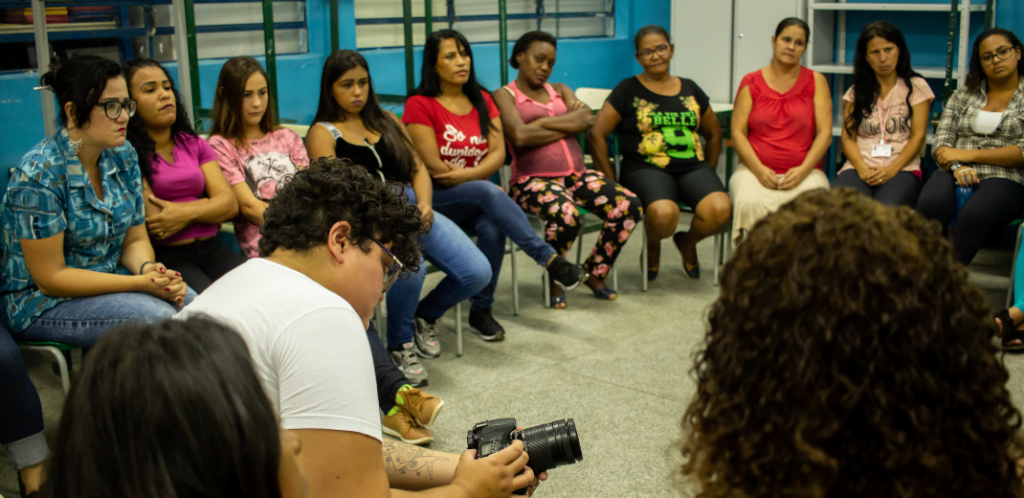 Cinema da mulher, câmera, roda