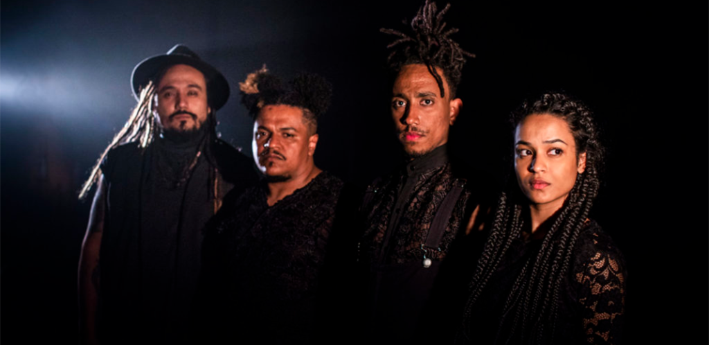 Foto mostra o coletivo de teatro O Bonde