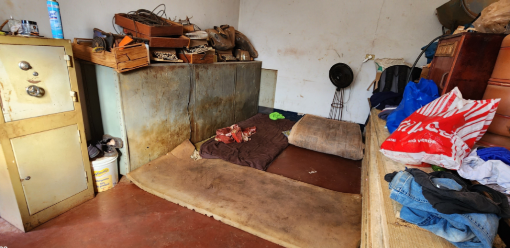 quarto em más condições